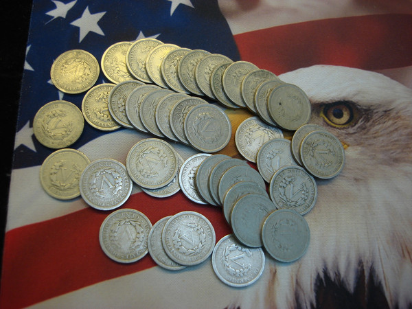 Vintage Liberty V Nickels (40-Coin Roll) - Excellent Condition, No Junkers