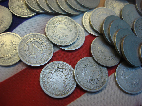 Vintage Liberty V Nickels (40-Coin Roll) - Excellent Condition, No Junkers