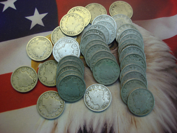 Vintage Liberty V Nickels (40-Coin Roll) - Excellent Condition, No Junkers
