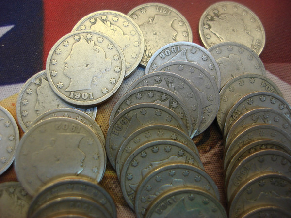 Vintage Liberty V Nickels (40-Coin Roll) - Excellent Condition, No Junkers