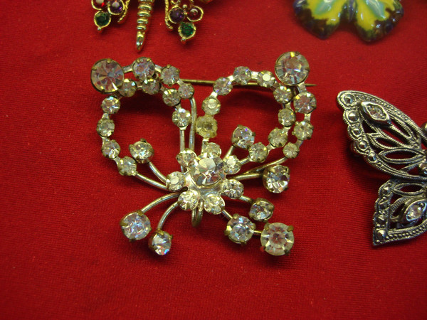 Vintage Butterfly Pin Collection (5 Pcs) - Unique & Collectible Enamel Pins