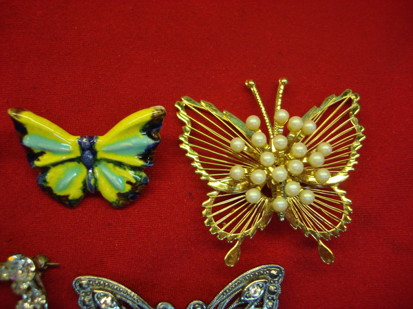 Vintage Butterfly Pin Collection (5 Pcs) - Unique & Collectible Enamel Pins