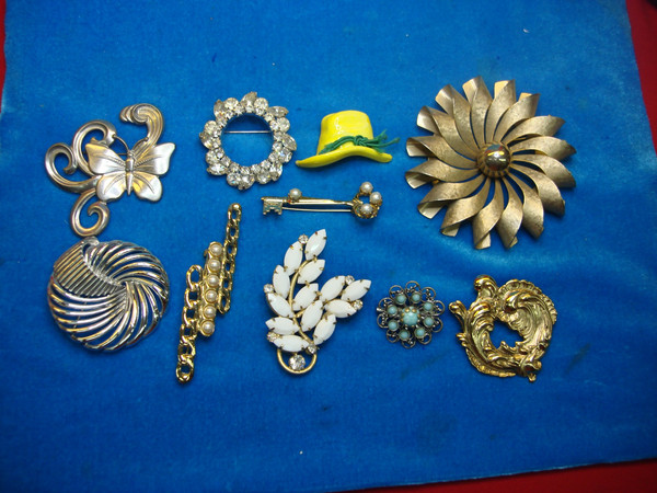 Estate Jewelry Collection: 10 Unique & Usable Costume Pins - Vintage Style Accessories