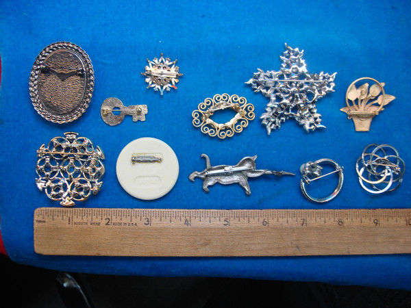 Vintage Costume Pin Collection (10 Pieces) - Unique Designs, Estate Jewelry