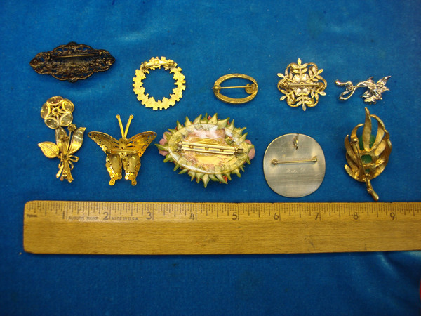 Estate Jewelry Collection: 10 Unique Vintage Costume Pins (Nostalgic & Usable)