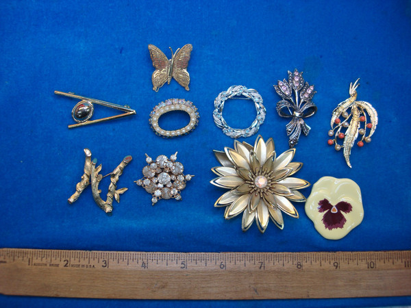 Vintage Costume Pin Collection (10 Pcs) - Unique & Usable Estate Finds
