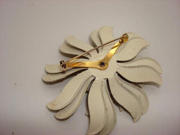 Vintage Coro Enamel Pin - 1960s Gold Splatter Floral Design, Rare & Unique