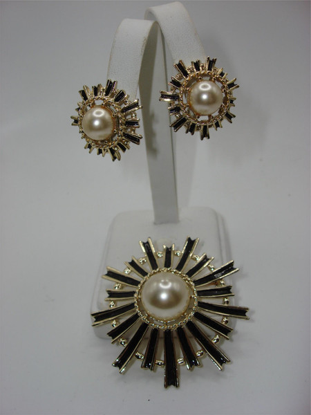 Vintage 1970s-80s Black Enamel & Faux Pearl Brooch & Earrings Set | Gold Tone Statement Jewelry