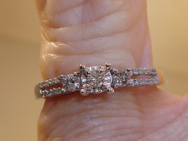 10K White Gold 3-Stone Diamond Engagement Ring (1/4 CT, G/H, SI2) - Excellent Condition