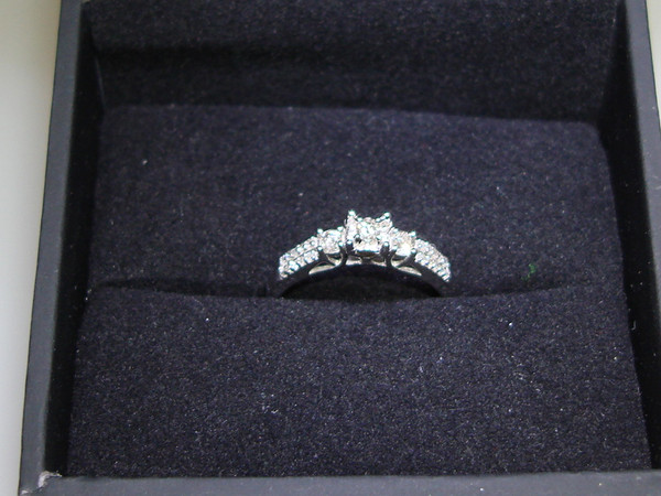 10K White Gold 3-Stone Diamond Engagement Ring (1/4 CT, G/H, SI2) - Excellent Condition