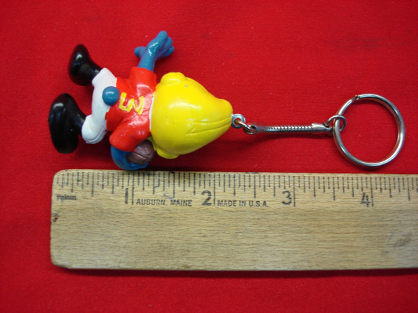 Vintage 1980s Sportive Smurf Keychain - Hand-Painted, Excellent Condition (Schleich & Peyo)