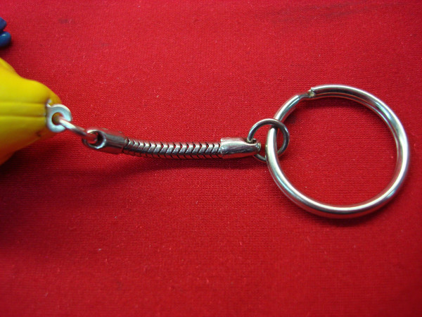 Vintage 1980s Sportive Smurf Keychain - Hand-Painted, Excellent Condition (Schleich & Peyo)