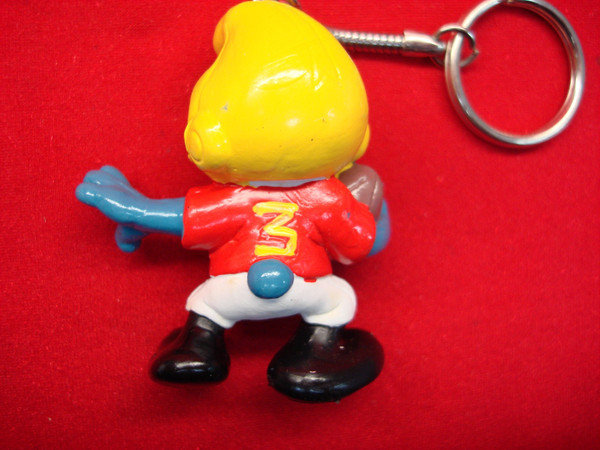 Vintage 1980s Sportive Smurf Keychain - Hand-Painted, Excellent Condition (Schleich & Peyo)