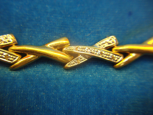 Pre-Owned Two Tone Diamond Accent Bracelet (7 1/2