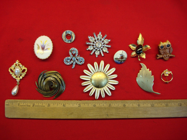 Vintage Costume Pins (10-Piece Lot) - Estate Jewelry Finds