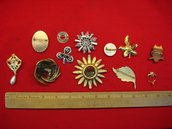 Vintage Costume Pins (10-Piece Lot) - Estate Jewelry Finds