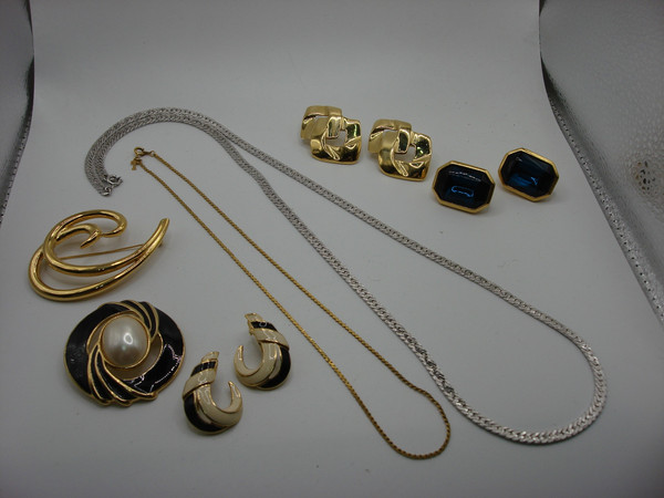Vintage Trifari Jewelry Lot of 10 - Brooches, Necklaces & Earrings