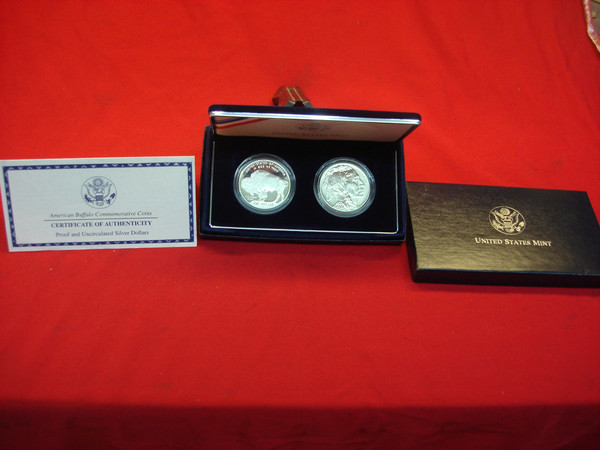 2001 American Buffalo Commemorative Coin Set (Proof & Unc) - Smithsonian National Museum of the American Indian