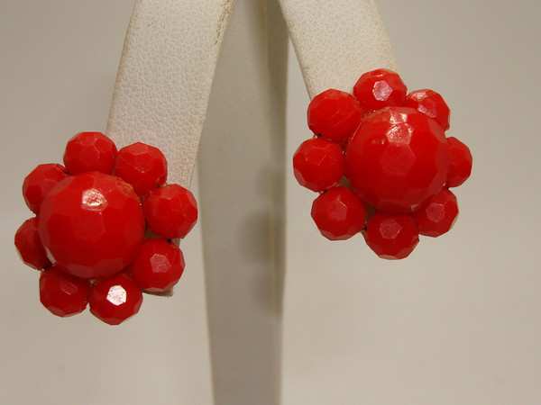 Vintage 1940s-50s Red Lucite Choker Necklace & Earrings Set - Bold Statement Jewelry