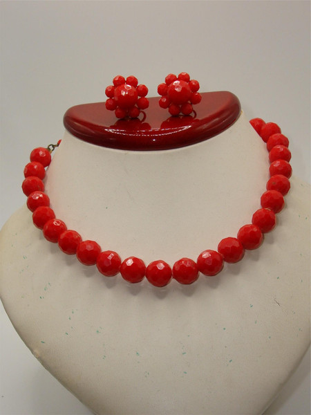 Vintage 1940s-50s Red Lucite Choker Necklace & Earrings Set - Bold Statement Jewelry