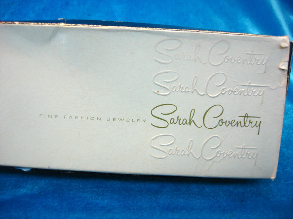 Vintage Sarah Coventry Light 'N Bright Daisy Jewelry Set (Necklace, Pin & Earrings) - Excellent Condition