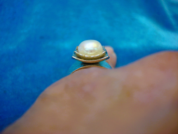 Silpada Sterling Silver Freshwater Pearl Ring - Hammered Design, Size 8 3/4