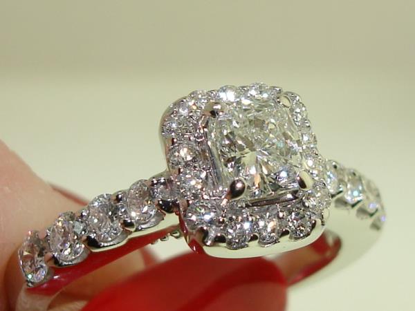 14K White Gold Halo Engagement Ring - 0.5ct Cushion Center Diamond, SI1 Clarity, Approx 1ctw