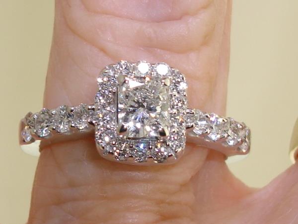 14K White Gold Halo Engagement Ring - 0.5ct Cushion Center Diamond, SI1 Clarity, Approx 1ctw
