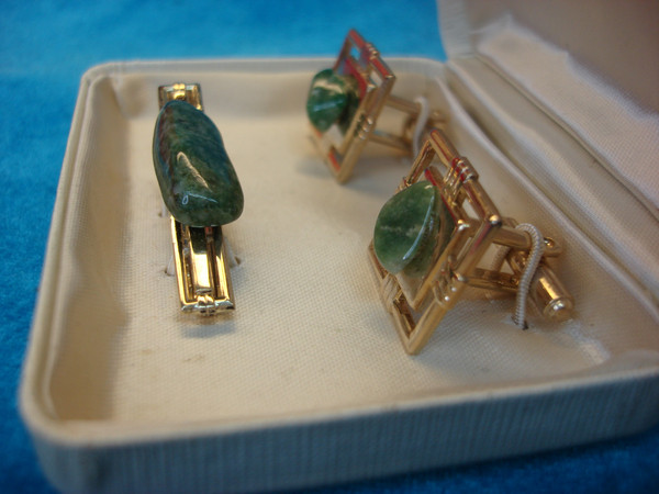 Vintage Jade Men's Cufflinks & Tie Clip Set - Gold-Tone, 301 Collection (New in Box)