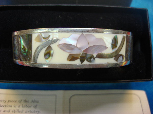 Vintage Alia Cuff Bracelet #517 Cam Wreath - Abalone & Mother of Pearl, Excellent Condition