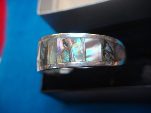 Vintage Alia Cuff Bracelet #517 Cam Wreath - Abalone & Mother of Pearl, Excellent Condition