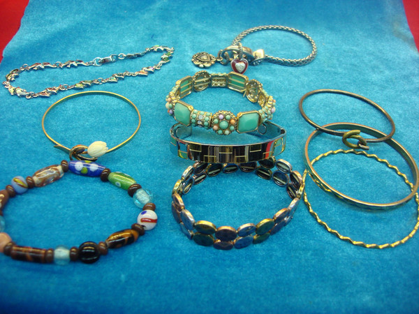 Estate Jewelry Find! 10 Vintage Costume Bracelets Lot - Sparkle & Style