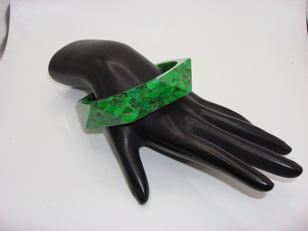 Genuine Malachite Bangle Bracelet - Handcrafted 8 Inch Triangle Design