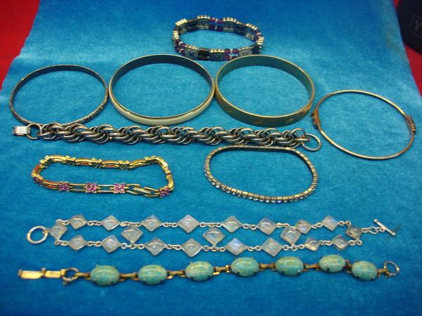 Estate Collection: 10 Vintage Costume Bracelets - Lot #61