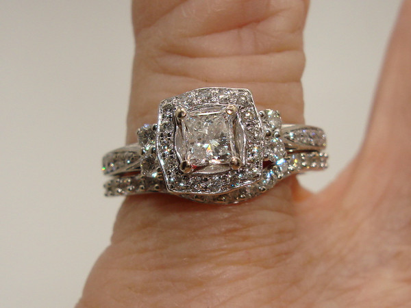 KAY JEWELERS 14K Solid Gold Wedding Ring Set - Princess Cut Diamond Engagement & Matching Band (Size 7.5/6.5)