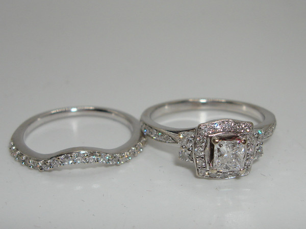 KAY JEWELERS 14K Solid Gold Wedding Ring Set - Princess Cut Diamond Engagement & Matching Band (Size 7.5/6.5)