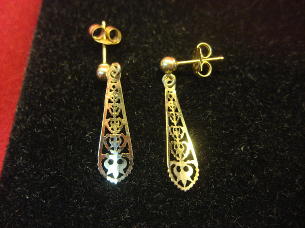 14K Yellow Gold Petite Dangle Earrings - Intricate Pierced Pattern