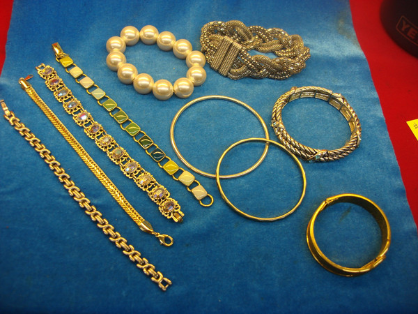 Estate Jewelry Collection - 10 Vintage Costume Bracelets Lot