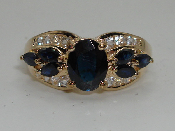 Stunning 14K Gold Sapphire & Diamond Ring (Size 9) - Approx. 2ctw Diamonds