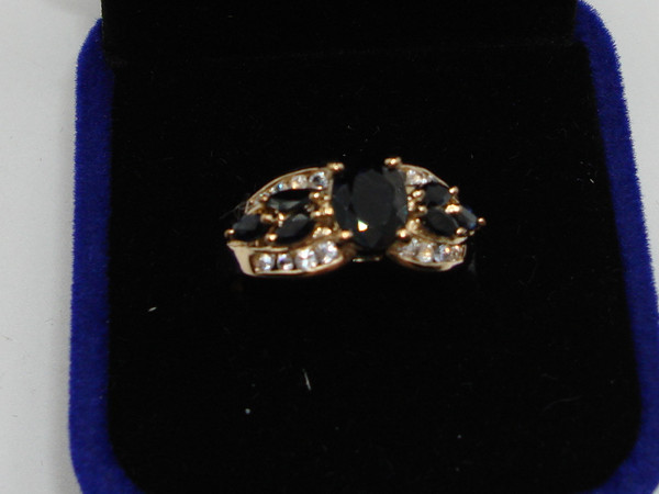 Stunning 14K Gold Sapphire & Diamond Ring (Size 9) - Approx. 2ctw Diamonds