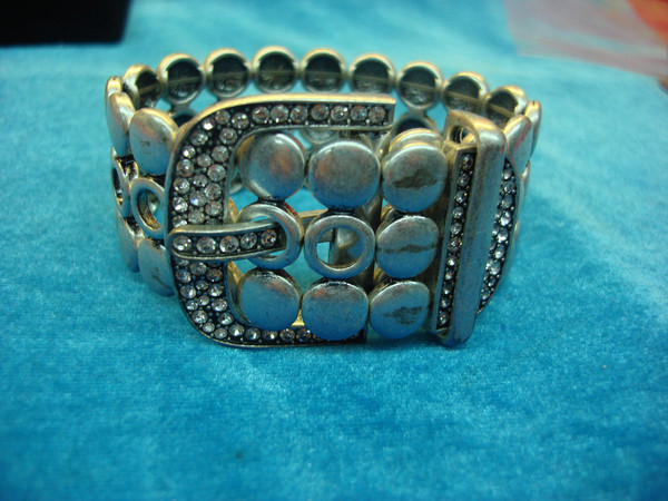 Vintage Chunky Buckle Bracelet - Sparkling Silver Tone Statement Piece