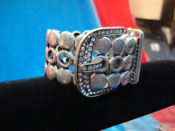 Vintage Chunky Buckle Bracelet - Sparkling Silver Tone Statement Piece