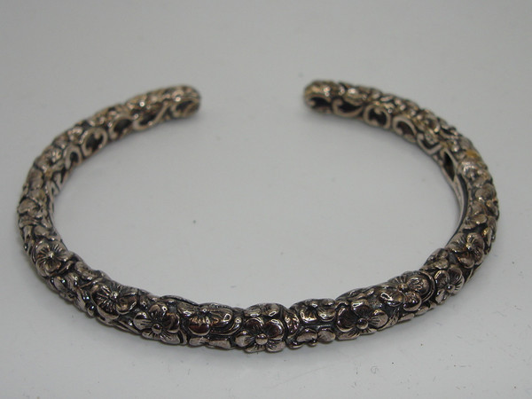 John Hardy Forget Me Knot Sterling Silver Hinged Bangle Bracelet (Signed Jai, 925)