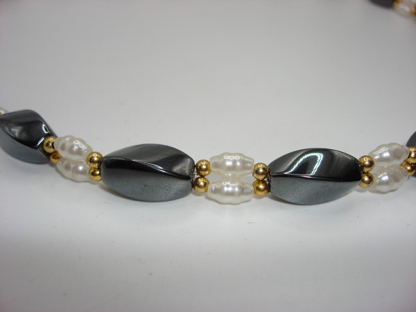 Vintage 1980s Hematite & Freshwater Pearl Necklace - Estate Find