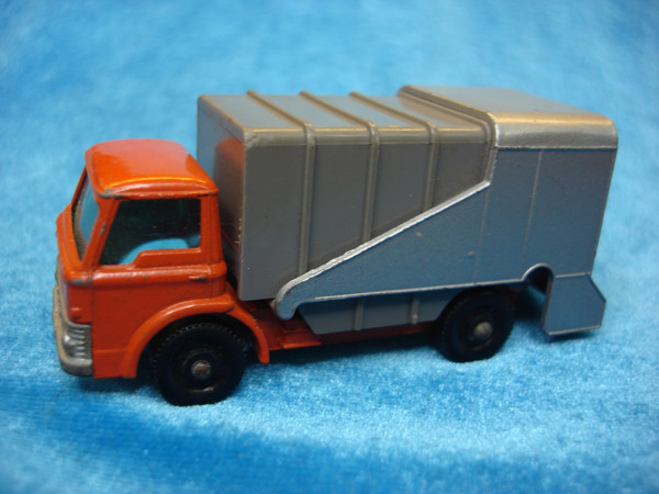 Vintage 1966 Matchbox Lesney No. 7C Ford Refuse Truck - Excellent Condition