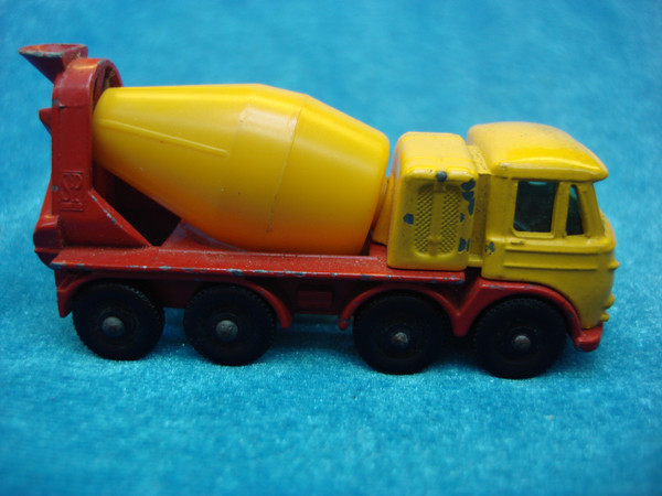 Vintage Matchbox Lesney No. 21D Foden Concrete Truck (1968) - Nice Condition