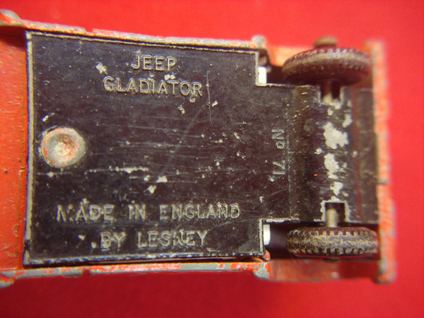 Vintage Matchbox Lesney No. 71B Jeep Gladiator Pickup (1964) - Mild Play Wear