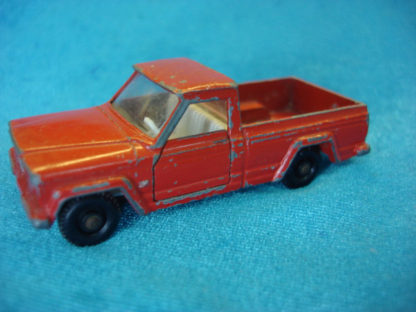 Vintage Matchbox Lesney No. 71B Jeep Gladiator Pickup (1964) - Mild Play Wear