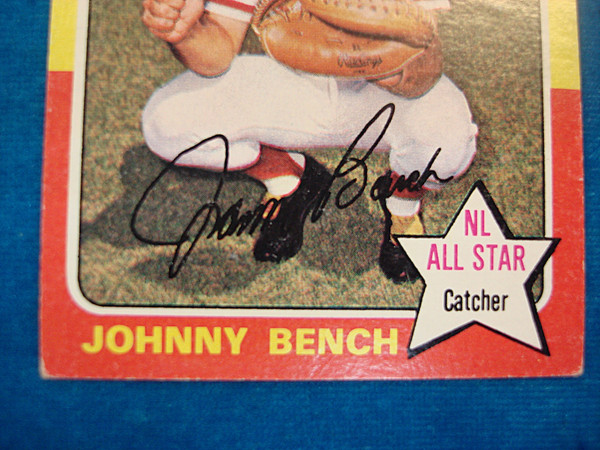 1975 Topps Johnny Bench #260 Cincinnati Reds Baseball Card - Nice Condition