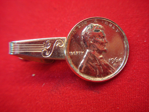 Vintage 1964-D Lincoln Cent Tie Clip - Gold Tone Metal (1.5 Inches)